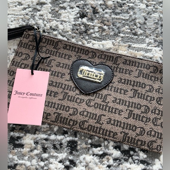 Juicy Couture Logo Print Heart Wristlet – NWT - Picture 1 of 8